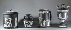 Suite di quattro vasi Wedgwood nero diaspro - XIX secolo