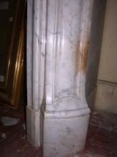 Piccolo Luigi XV Ammelioré in Bianco di Carrara