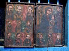 Icona a libro interamente dipinta su legno - Madonna, angeli e apostoli
