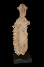 Statua femminile eretta, terracotta Bambara, regione di Segou, Mali