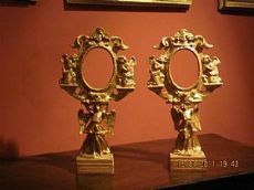 Coppia di reliquiari in legno intagliato e dorato