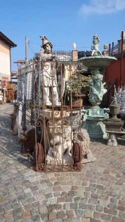 coppia di grate in ferro chiodate epoca 800