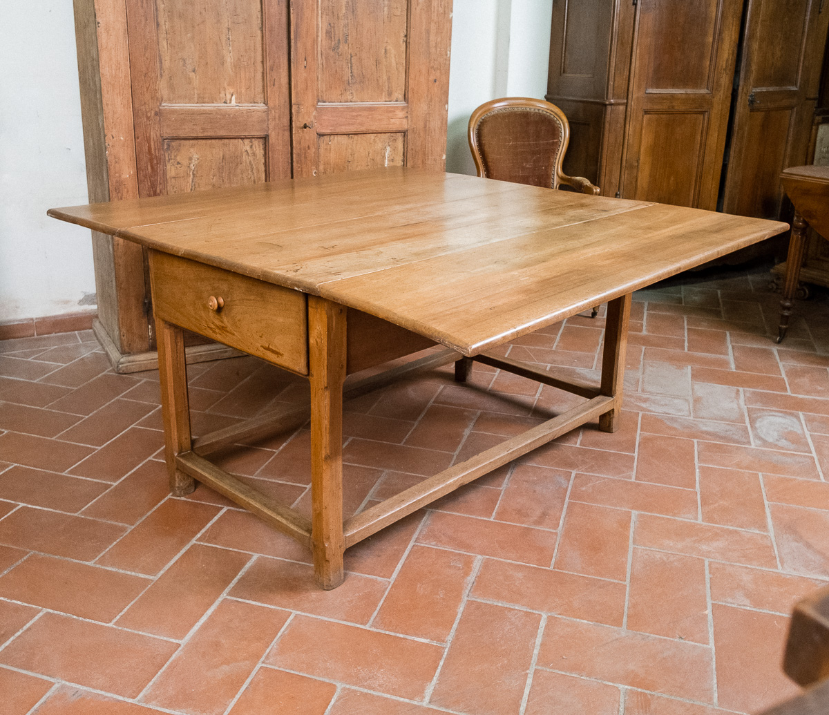 Piatto Rettangolare In Legno Di Noce Naturale 25,4 Cm - Elegante E Resistente Per Colazione E Cena