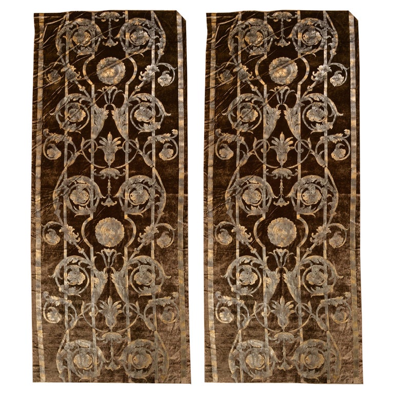 Martha Stewart Lucca - Coppia di tende oscuranti in velluto con linguetta posteriore, 241,3 cm, colore: Verde